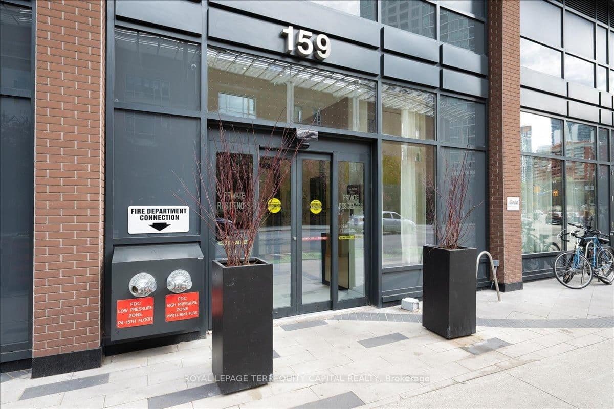 159 Wellesley Street E, Unit 3002 thumbnail 2
