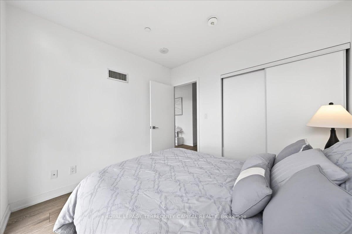 159 Wellesley Street E, Unit 3002 thumbnail 24