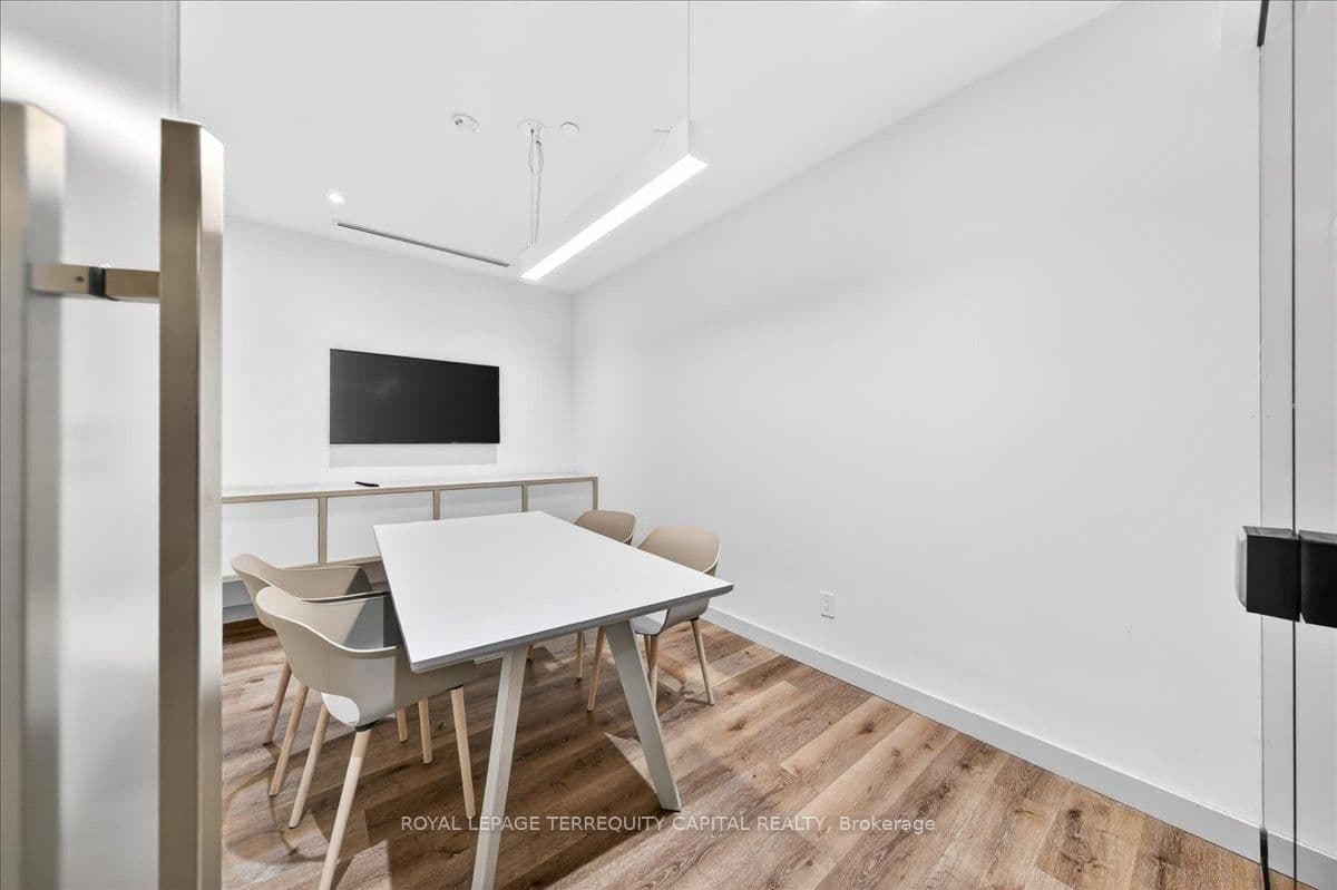159 Wellesley Street E, Unit 3002 thumbnail 32