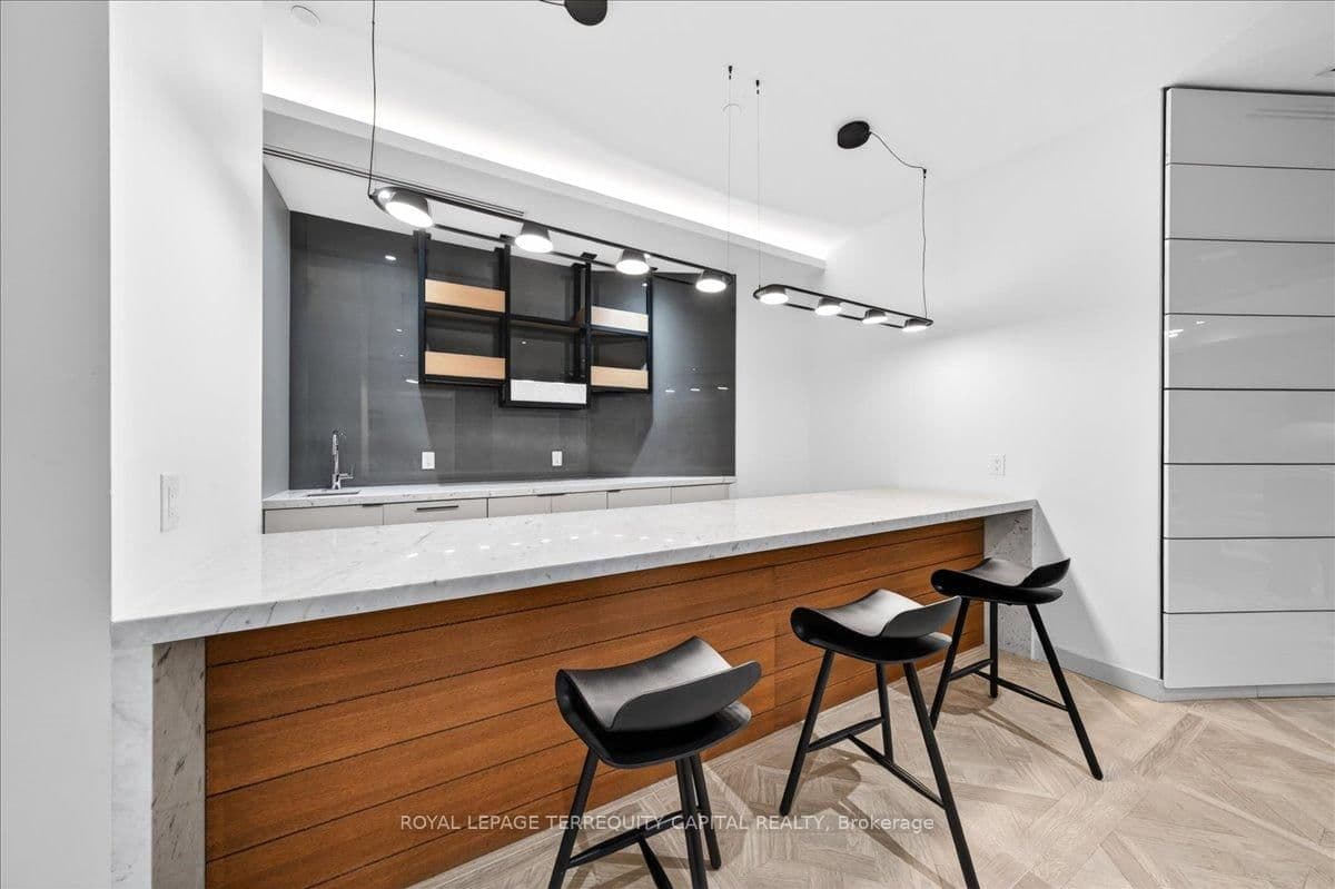 159 Wellesley Street E, Unit 3002 thumbnail 36
