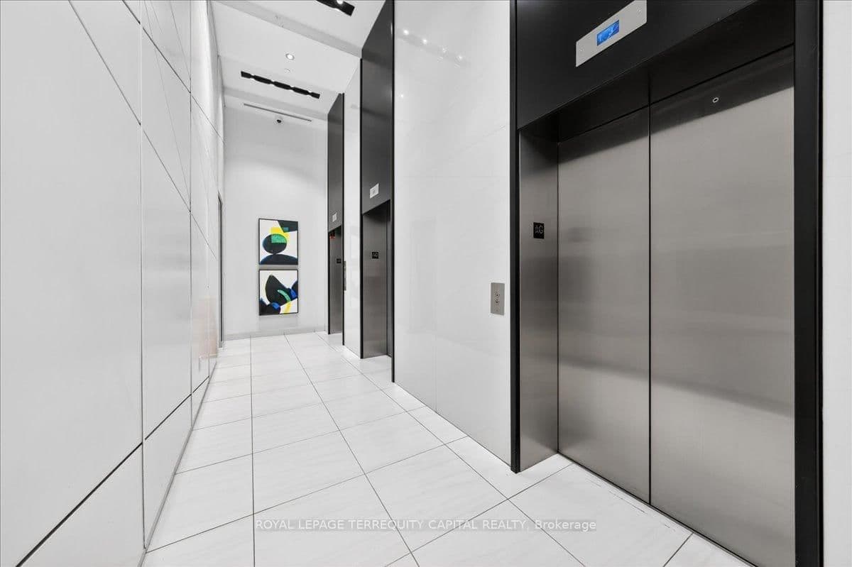 159 Wellesley Street E, Unit 3002 thumbnail 5