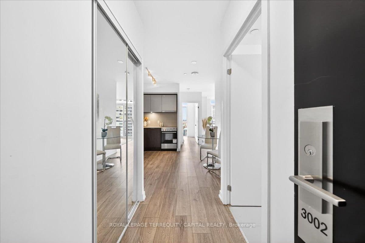159 Wellesley Street E, Unit 3002 thumbnail 7