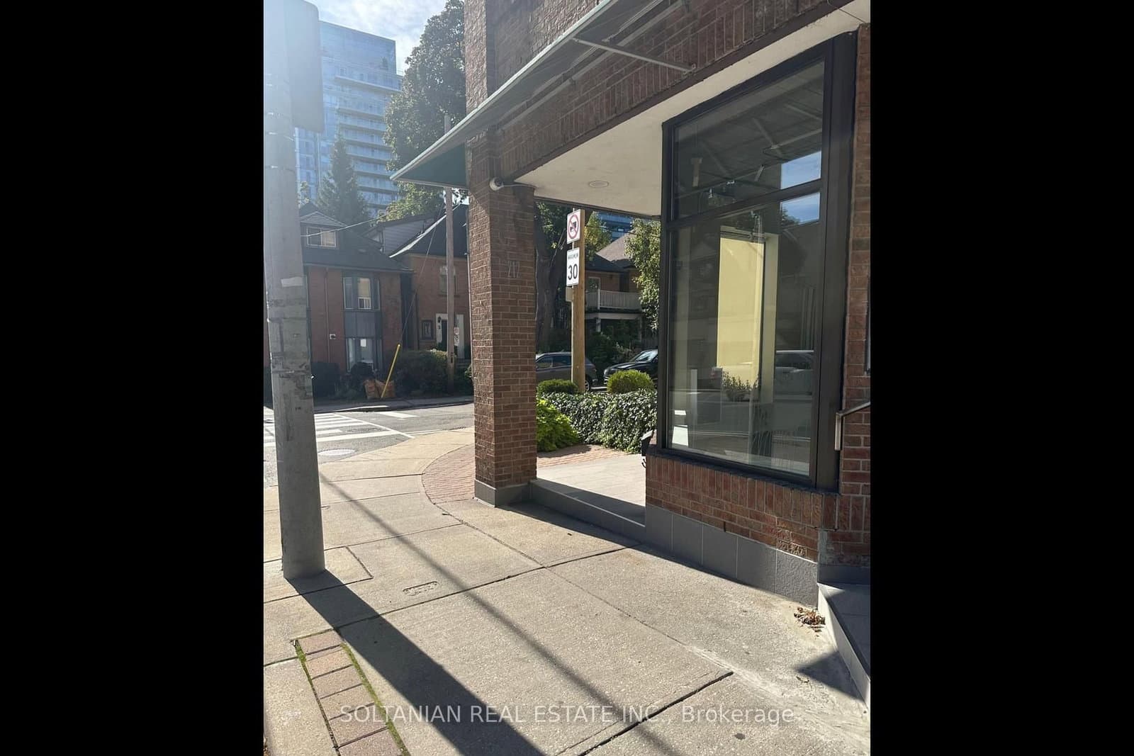 212 Avenue Road thumbnail 5
