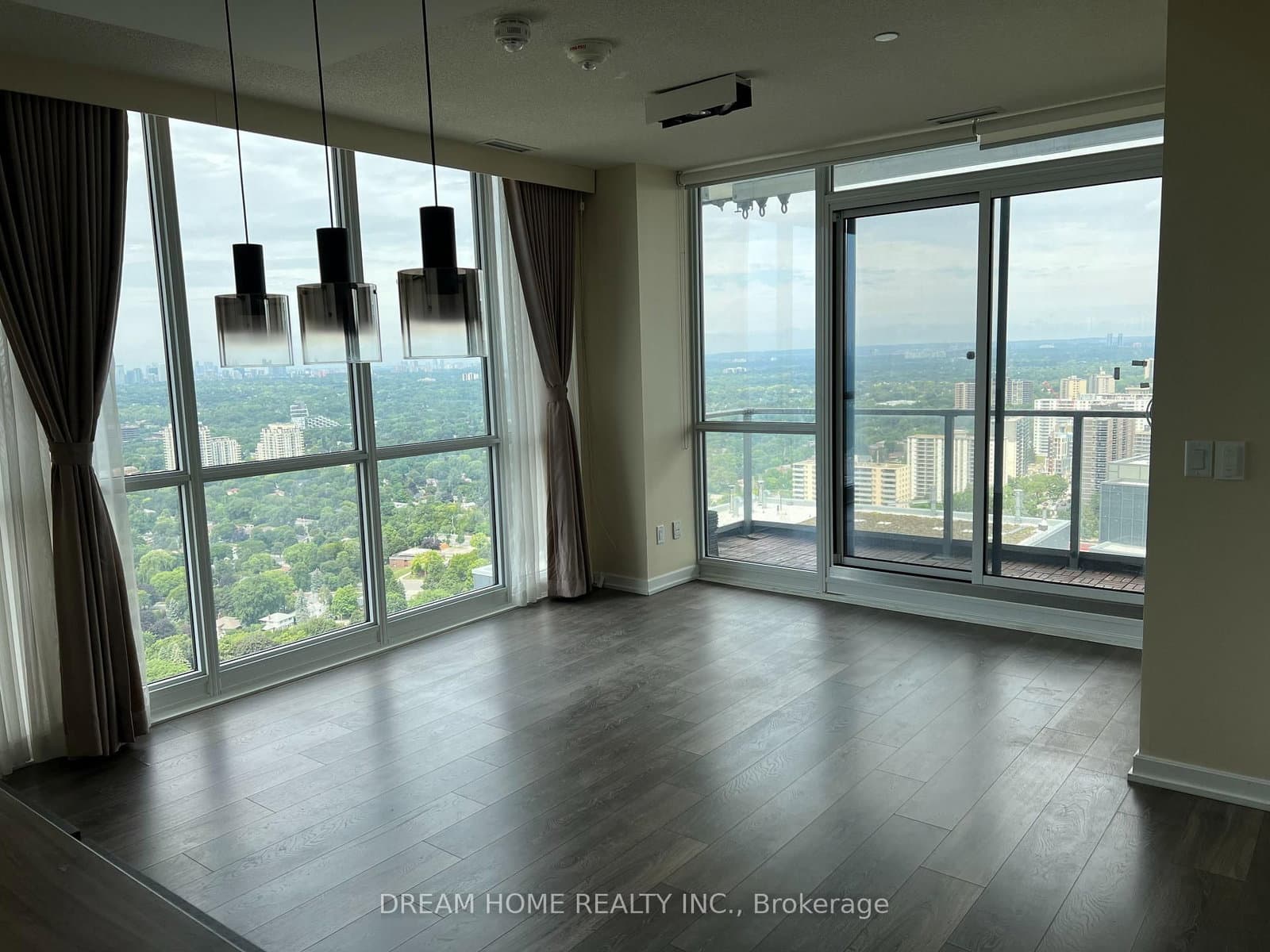 32 forest manor Road, Unit 3002 thumbnail 2