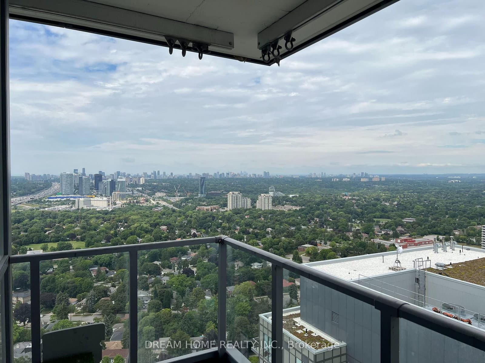 32 forest manor Road, Unit 3002 thumbnail 5