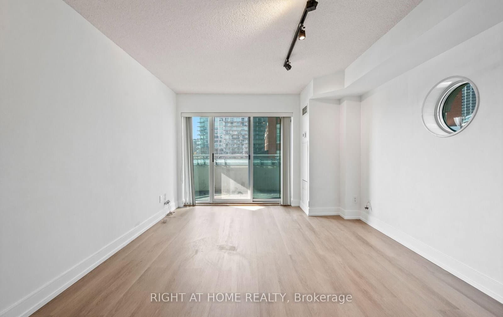 600 Queens Quay, Unit 219 thumbnail 10