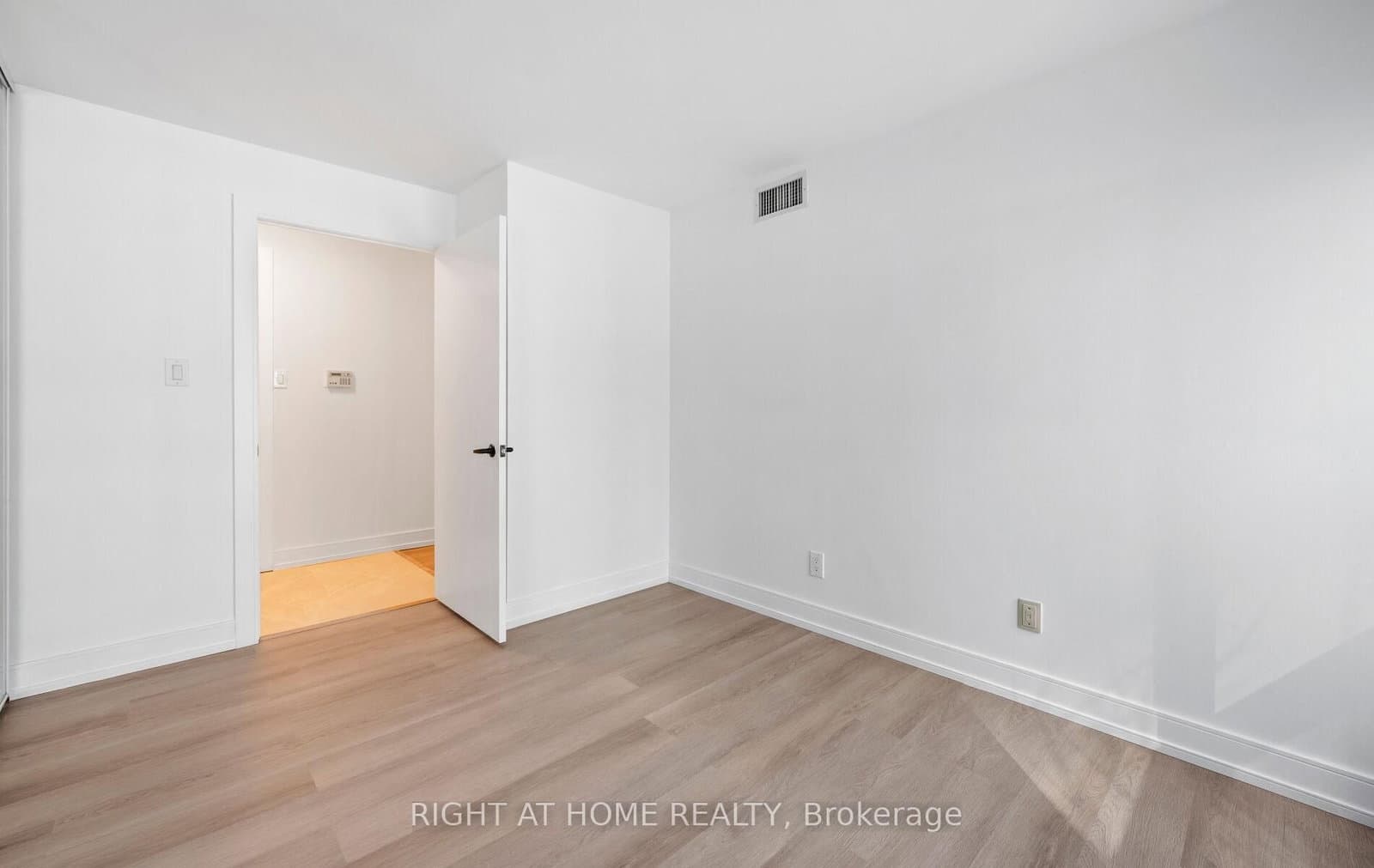 600 Queens Quay, Unit 219 thumbnail 18