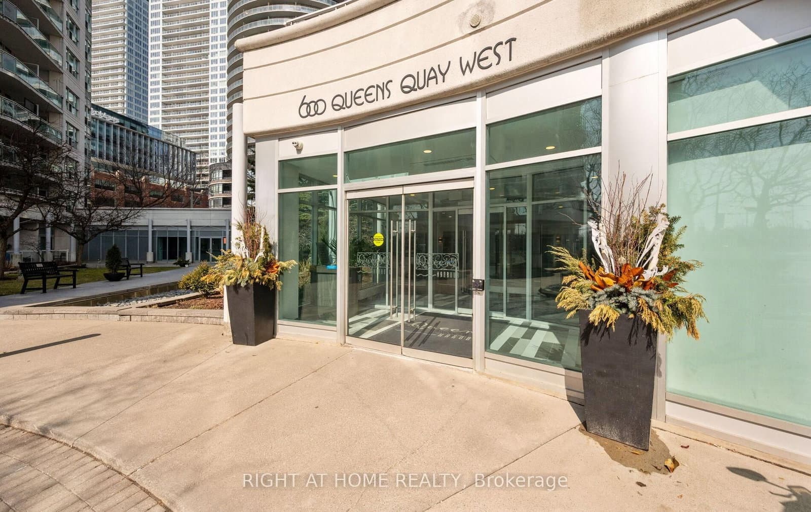 600 Queens Quay, Unit 219 thumbnail 3