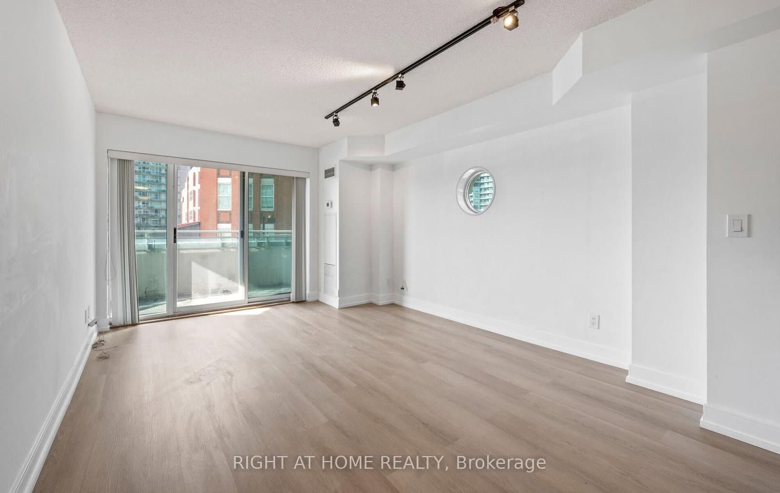 600 Queens Quay, Unit 219 thumbnail 8