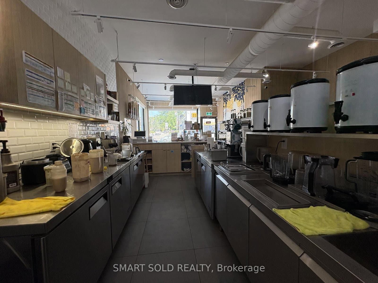 637 Bloor Street W thumbnail 12