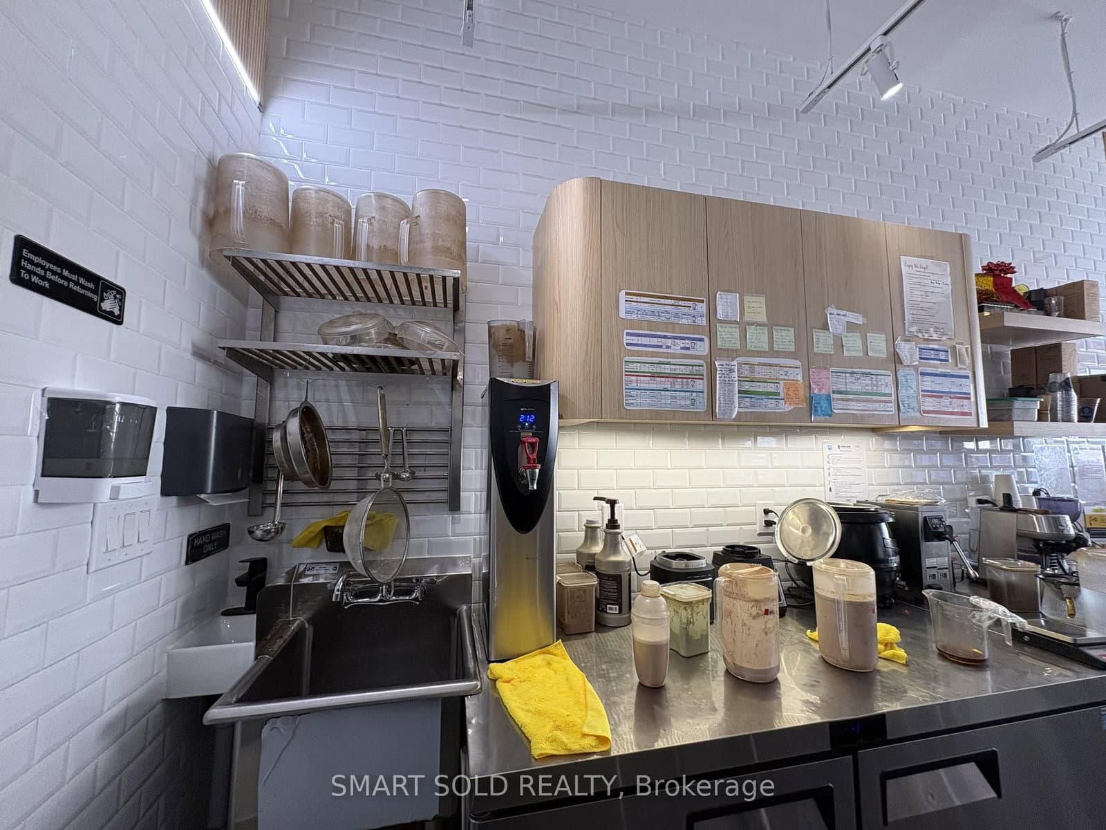 637 Bloor Street W thumbnail 13