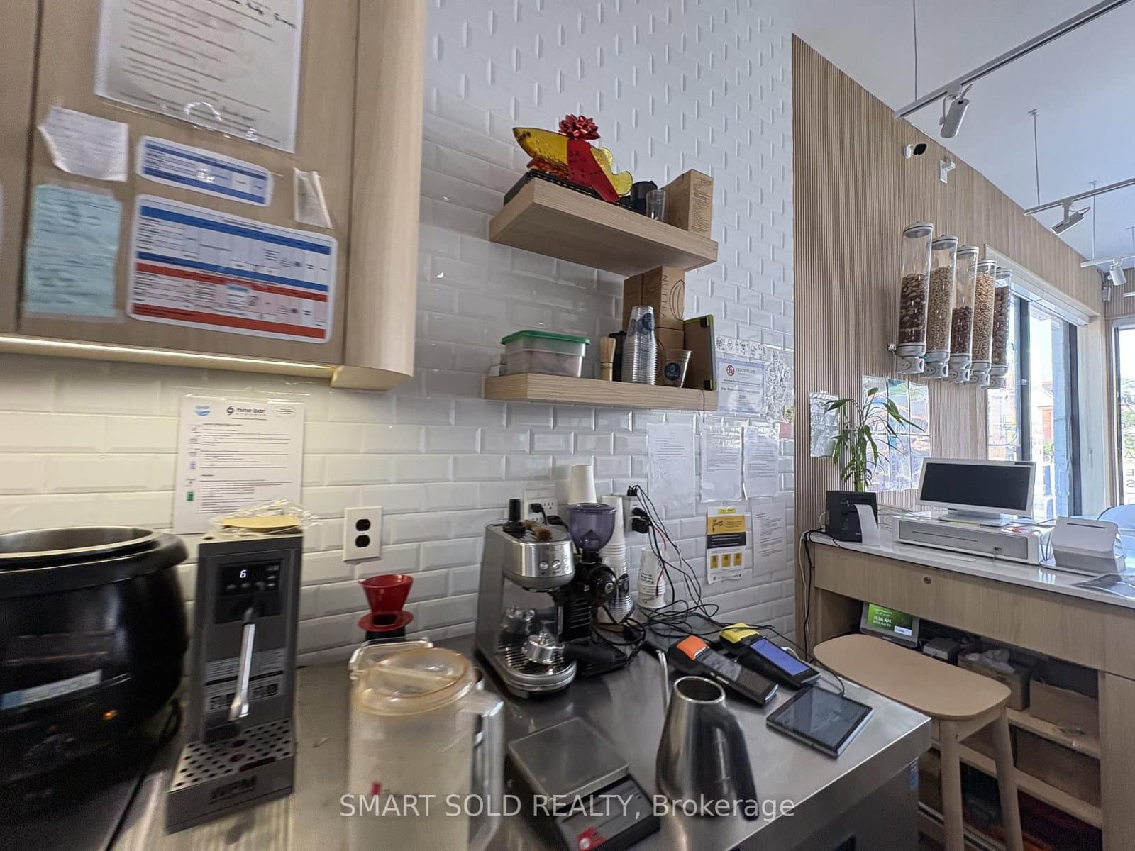 637 Bloor Street W thumbnail 15