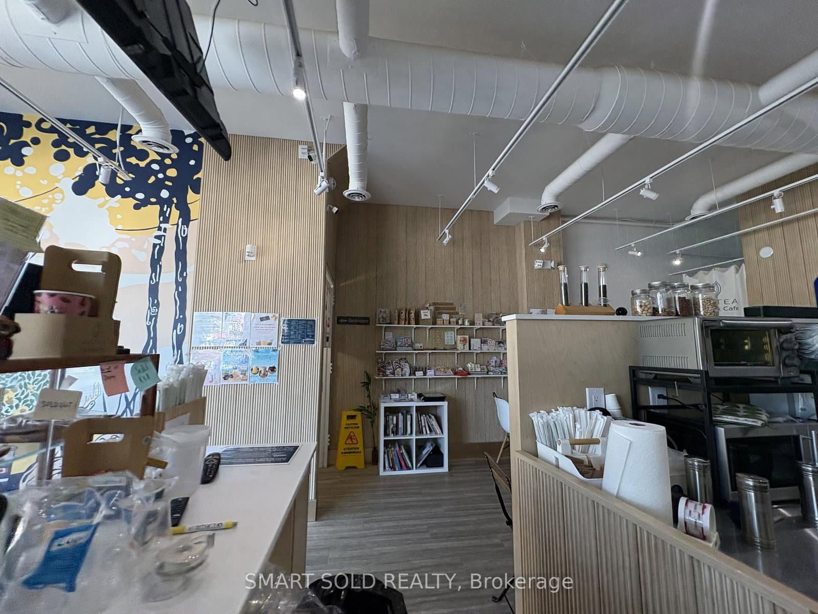 637 Bloor Street W thumbnail 16