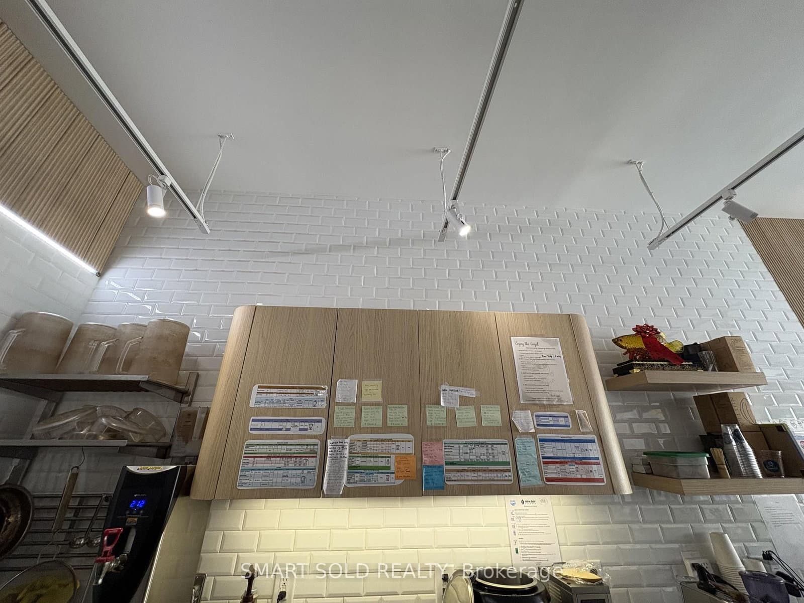 637 Bloor Street W thumbnail 19