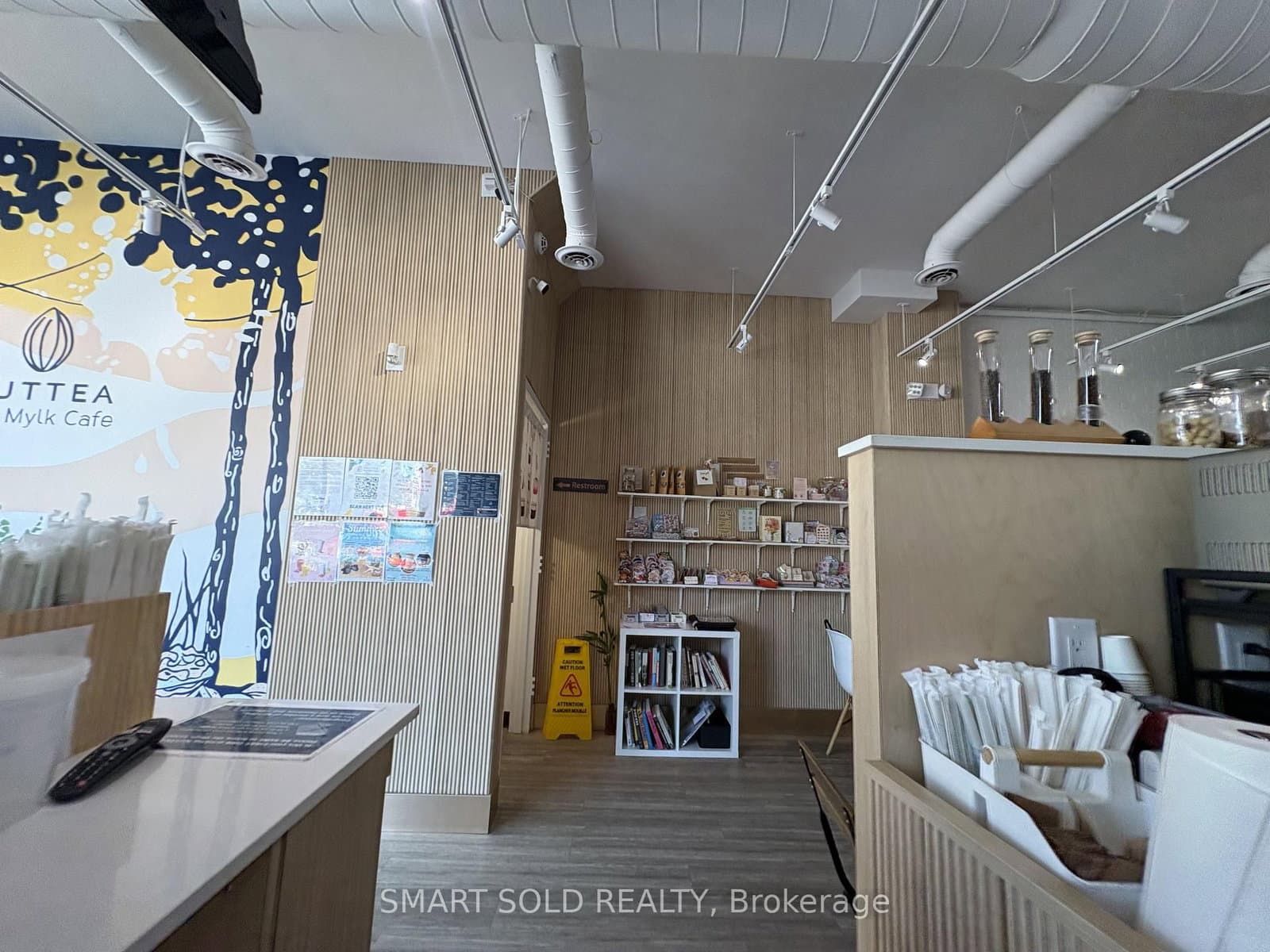 637 Bloor Street W thumbnail 22