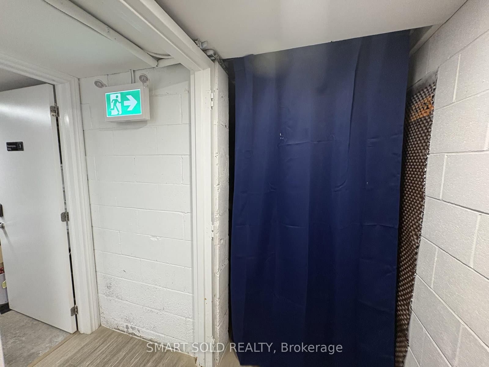 637 Bloor Street W thumbnail 27