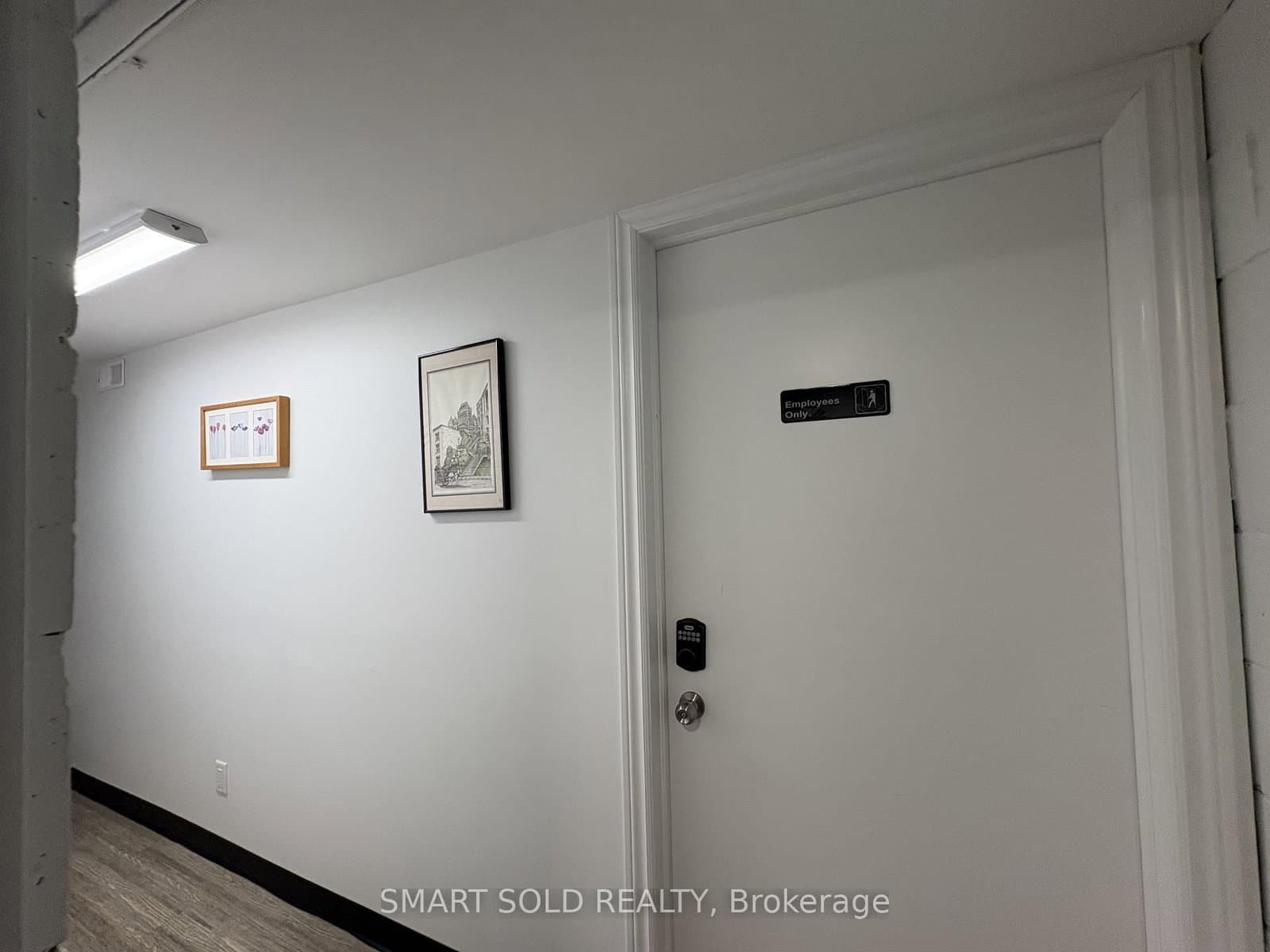 637 Bloor Street W thumbnail 28
