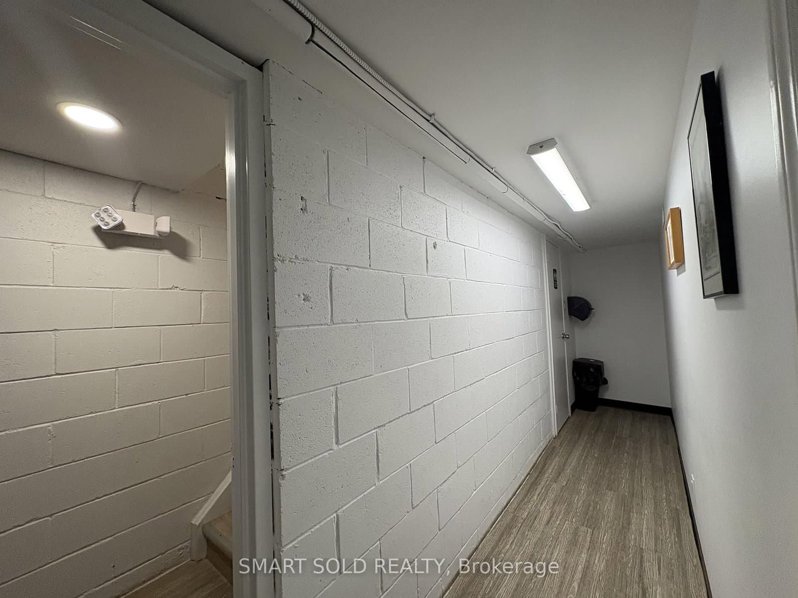 637 Bloor Street W thumbnail 31