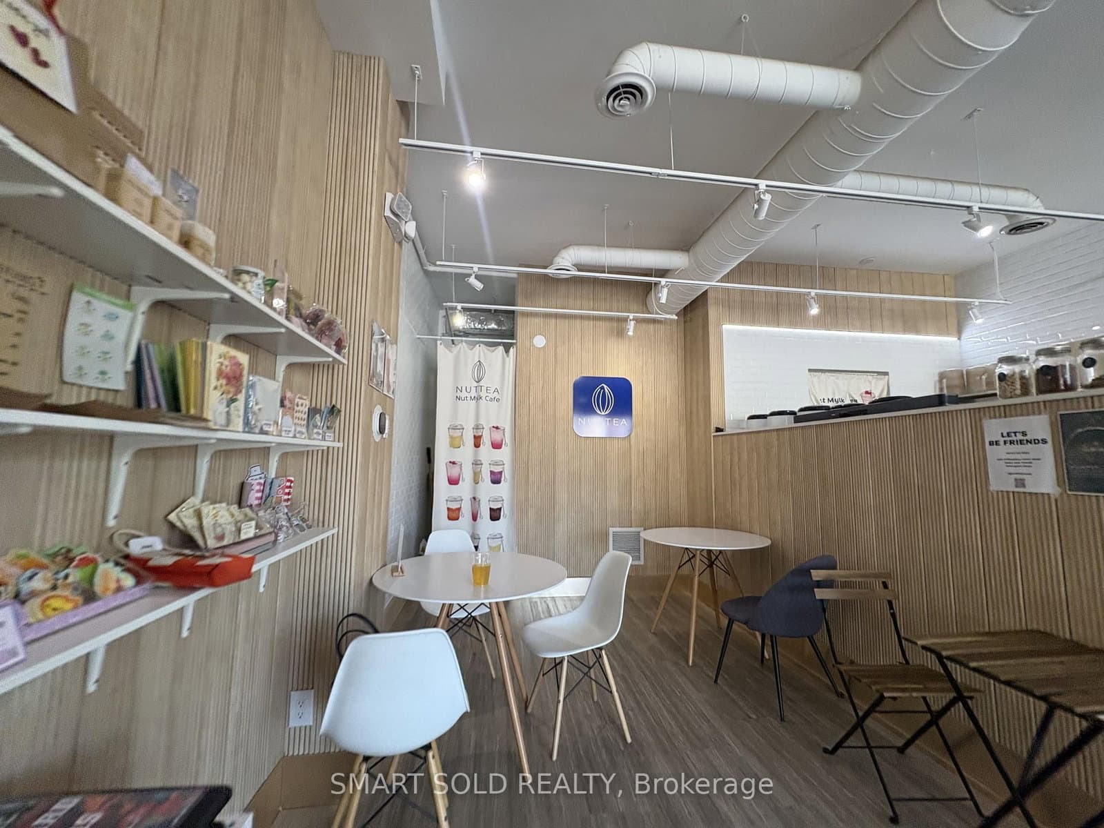 637 Bloor Street W thumbnail 35