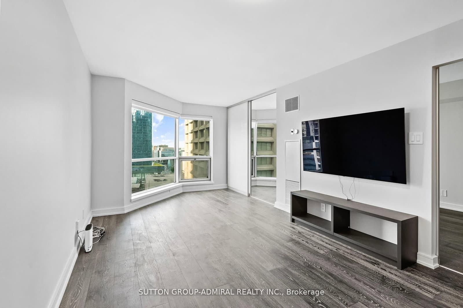 10 Yonge Street, Unit 1910 thumbnail 10
