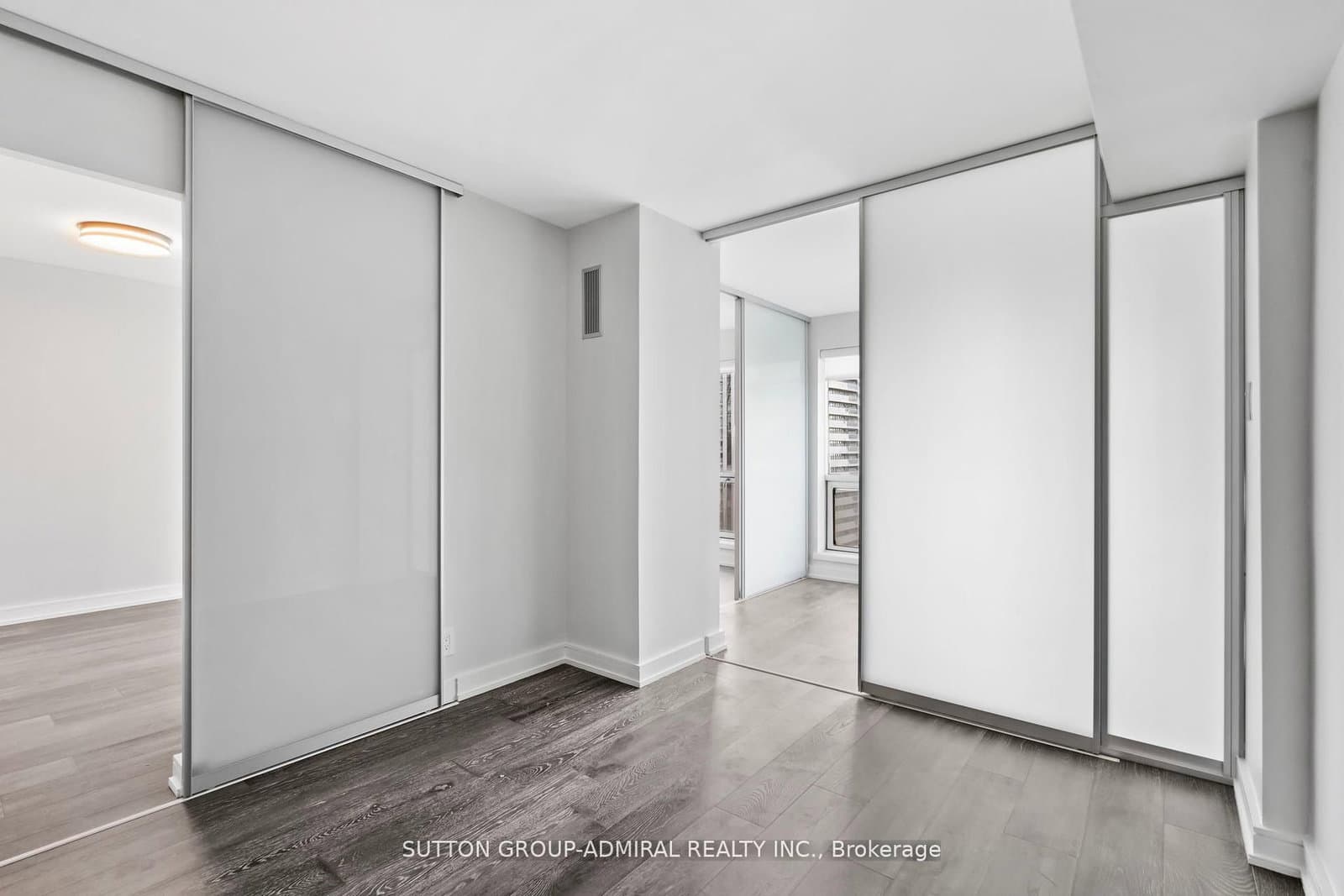 10 Yonge Street, Unit 1910 thumbnail 12