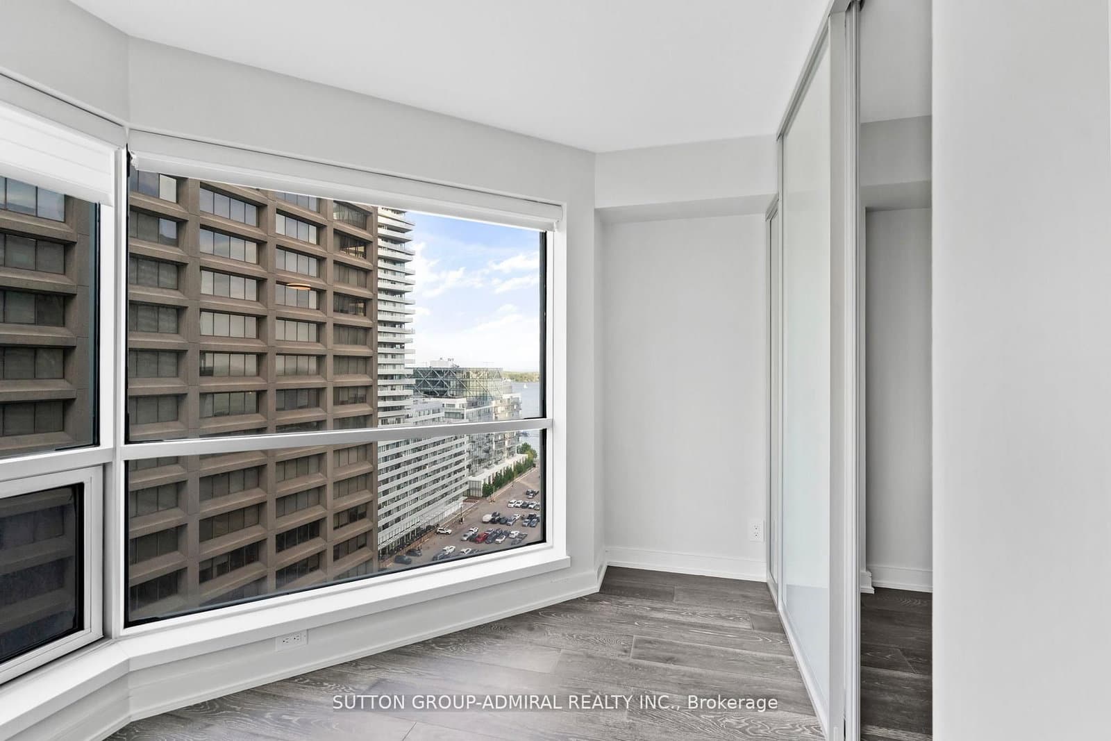 10 Yonge Street, Unit 1910 thumbnail 6