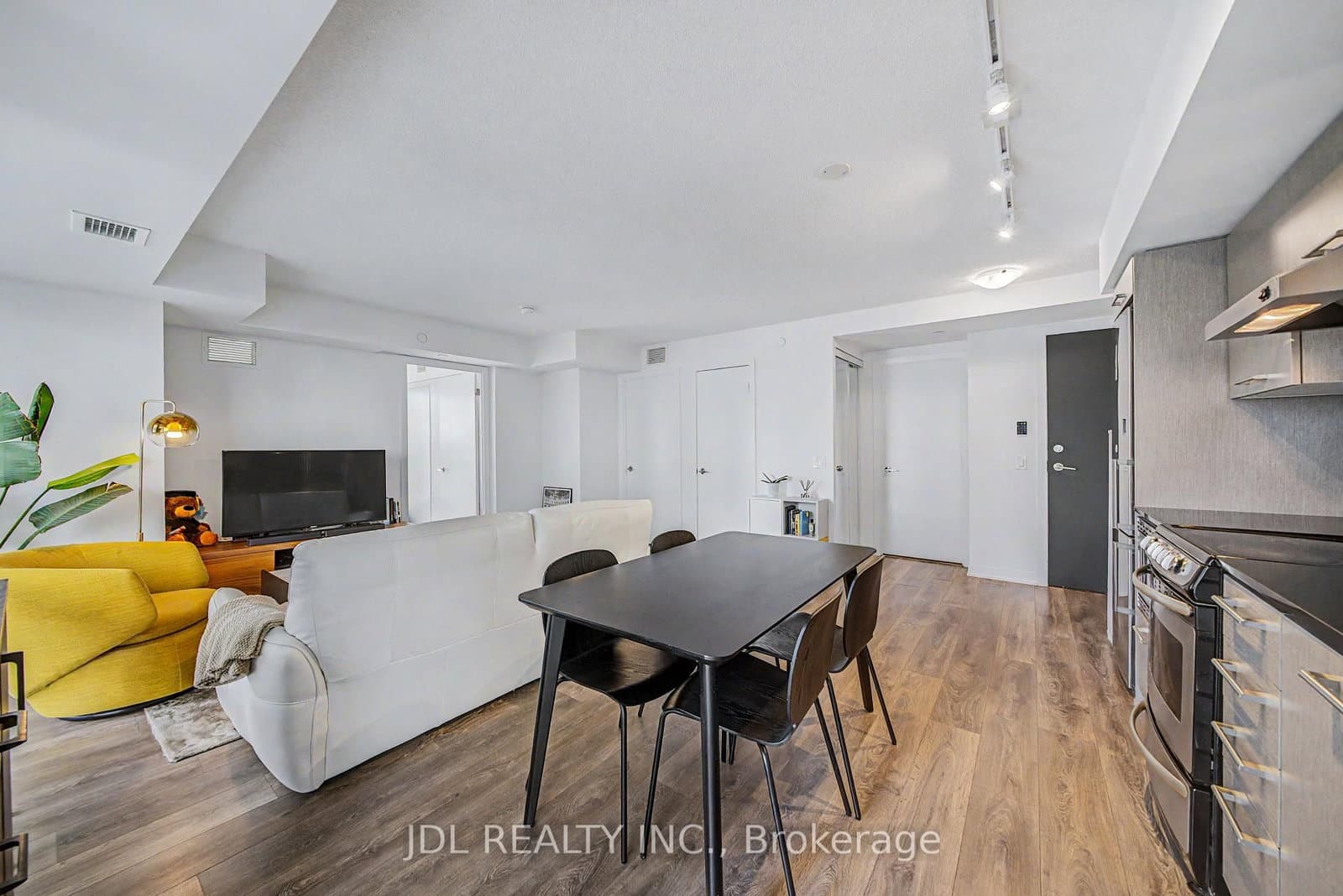 87 Peter Street, Unit 1411 thumbnail 12
