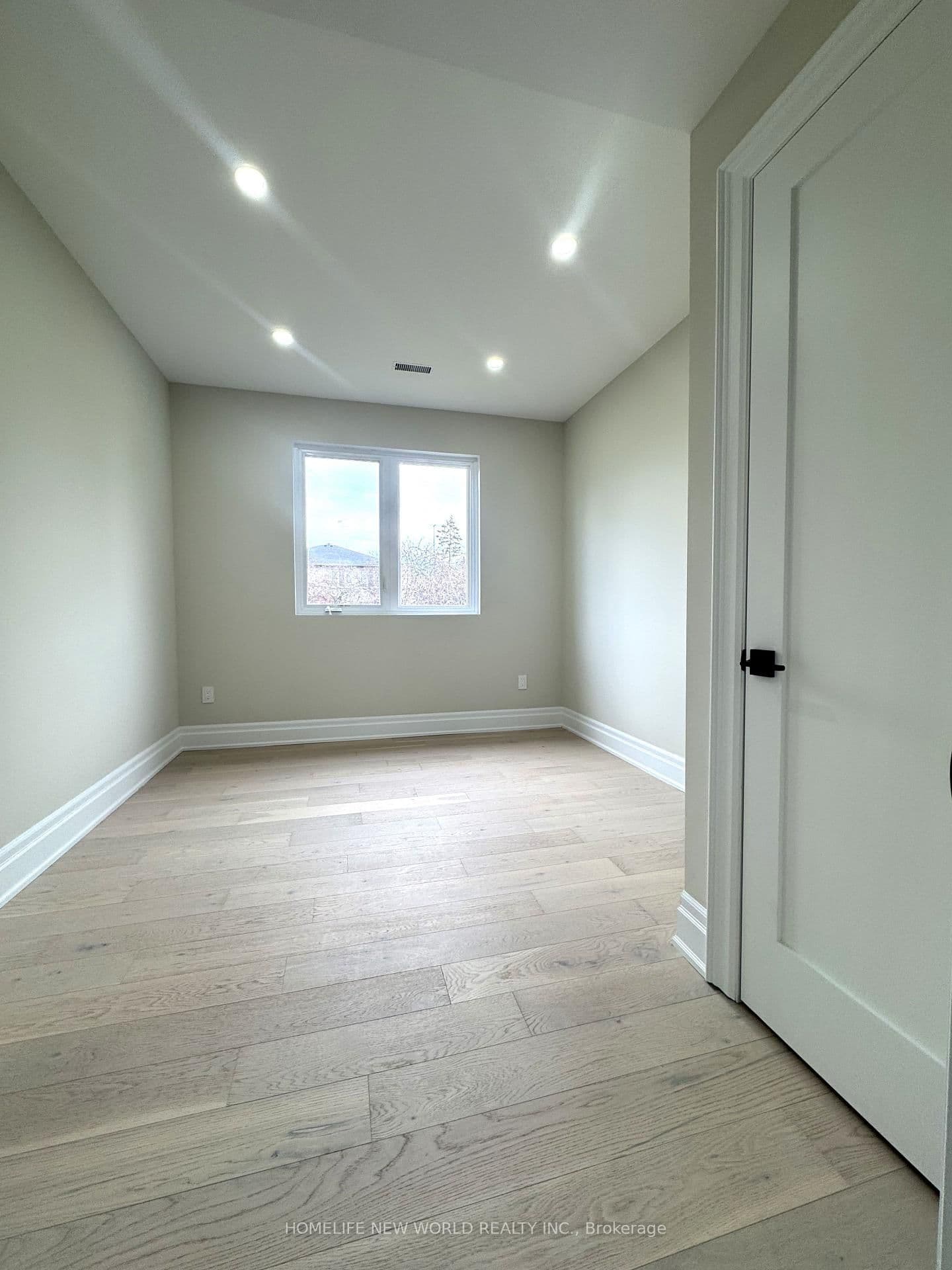 150 Viewmount Avenue thumbnail 31