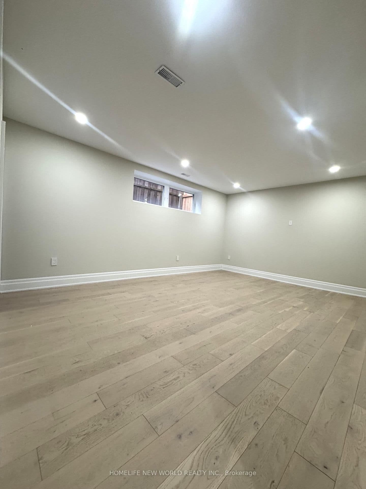 150 Viewmount Avenue thumbnail 32