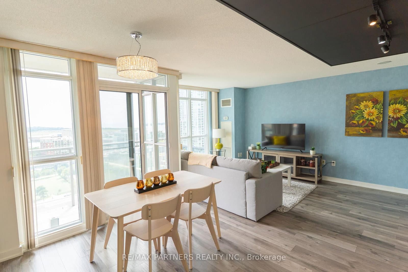 15 Iceboat Terrace, Unit 1806 thumbnail 12