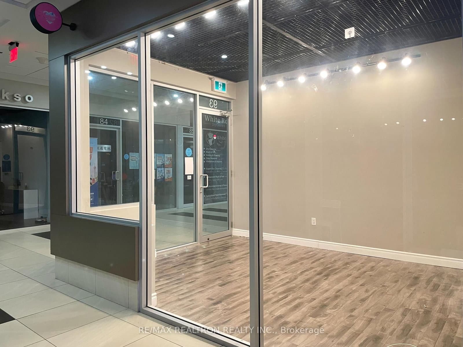 384 Yonge Street, Unit 93 thumbnail 16