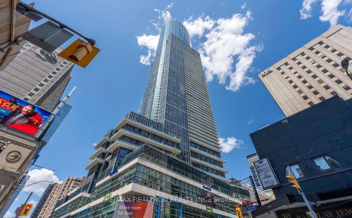 384 Yonge Street, Unit 93 thumbnail 2