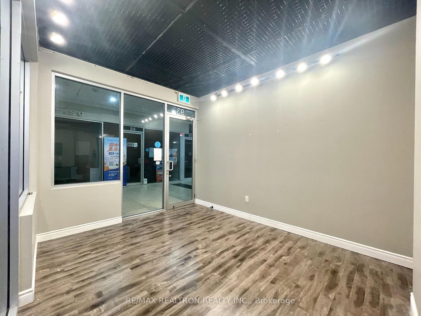 384 Yonge Street, Unit 93 thumbnail 20