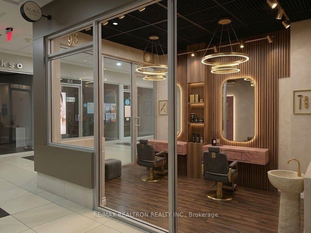 384 Yonge Street, Unit 93 thumbnail 4