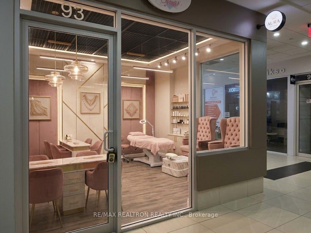 384 Yonge Street, Unit 93 thumbnail 9