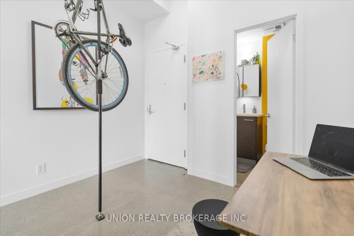 569 King Street E, Unit 404 thumbnail 26