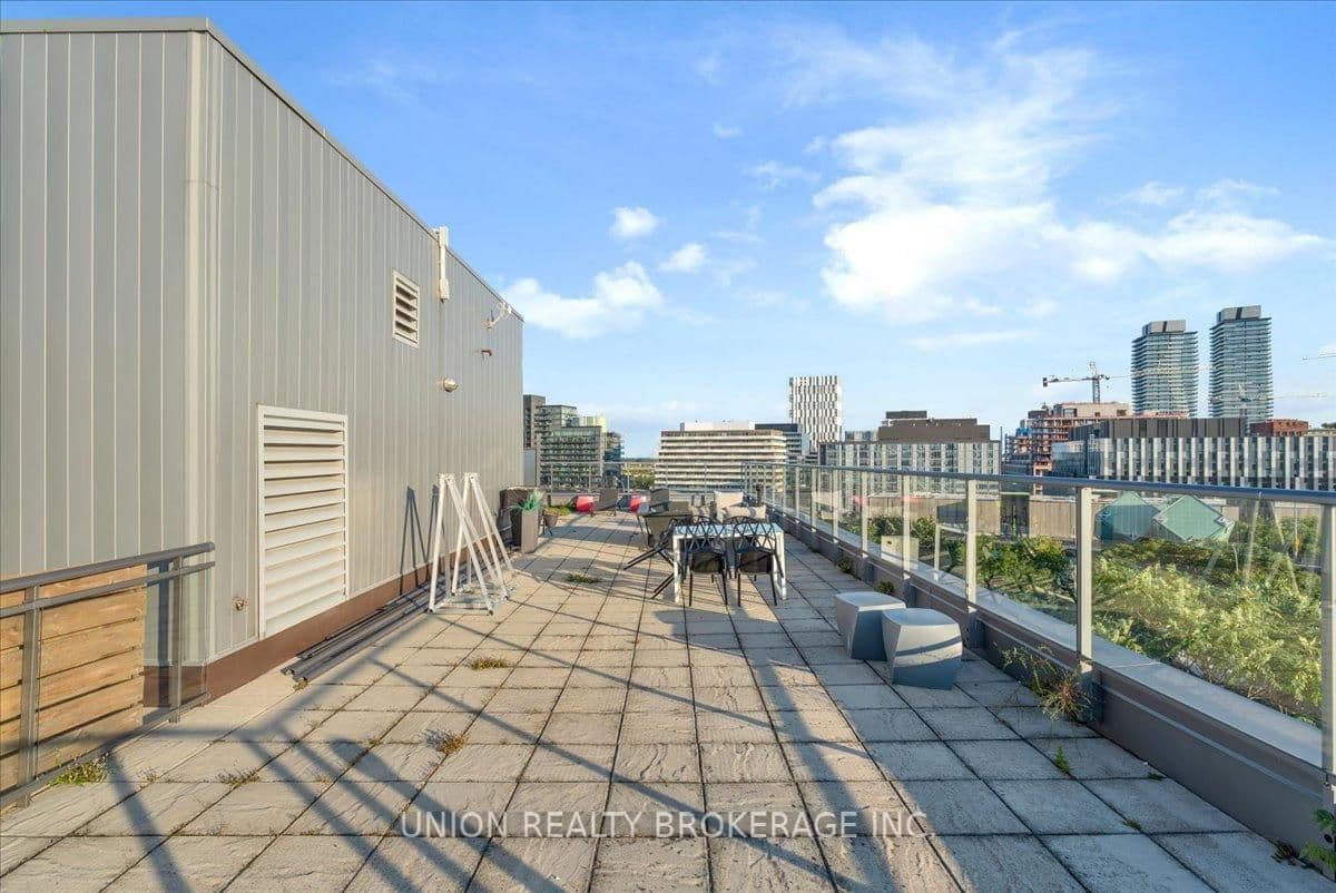 569 King Street E, Unit 404 thumbnail 30