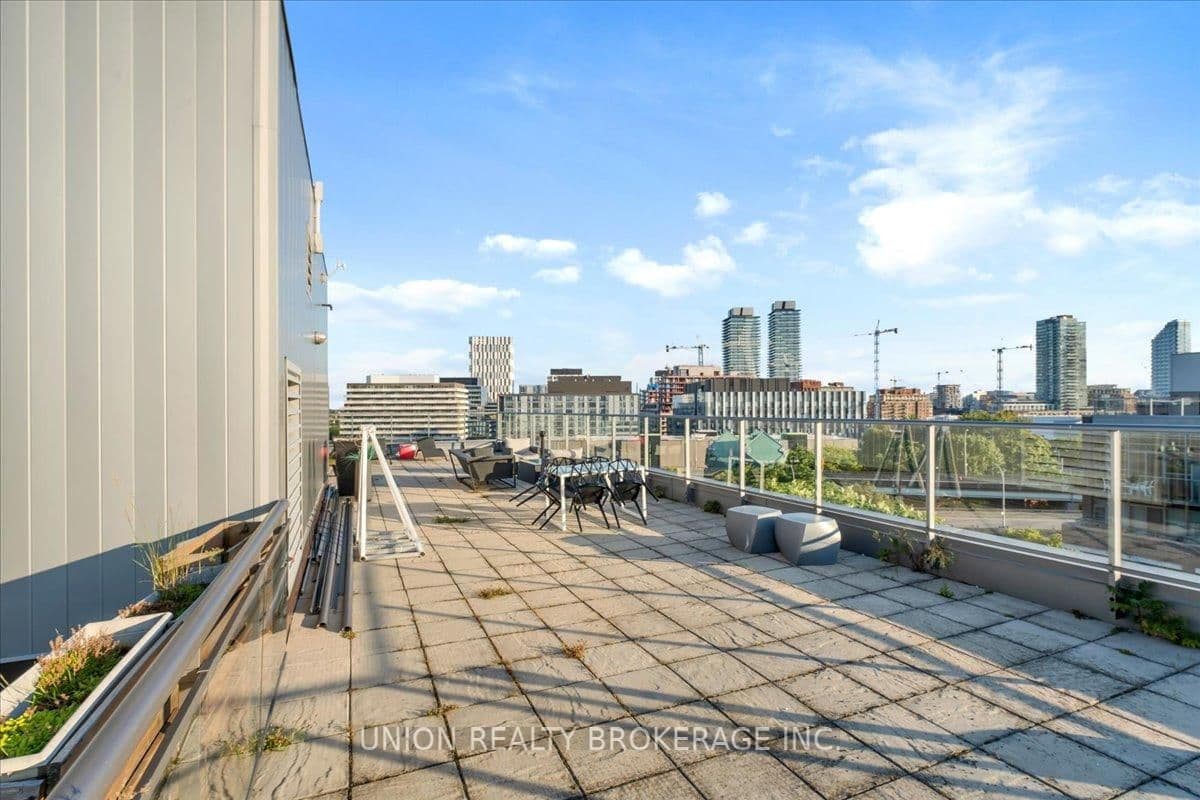 569 King Street E, Unit 404 thumbnail 31