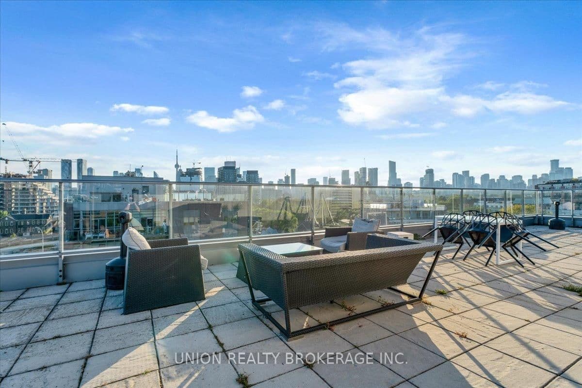 569 King Street E, Unit 404 thumbnail 32