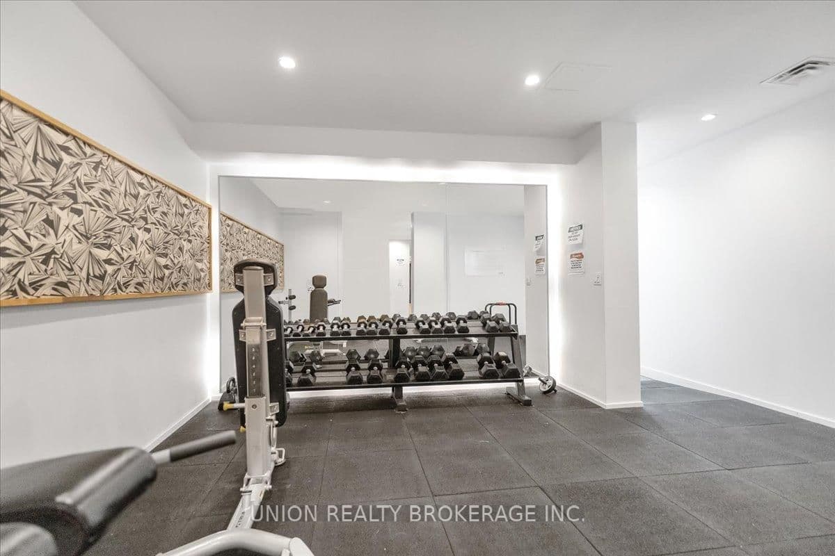 569 King Street E, Unit 404 thumbnail 33