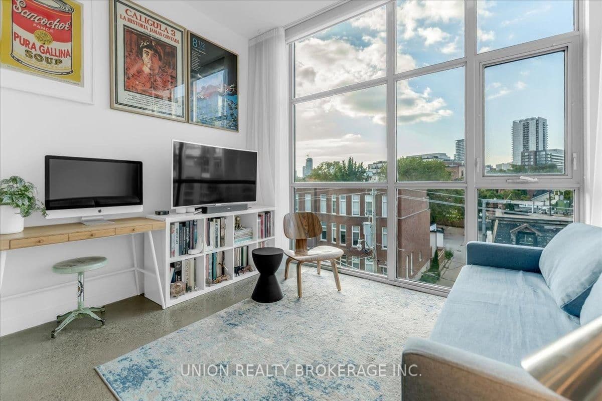 569 King Street E, Unit 404 thumbnail 4