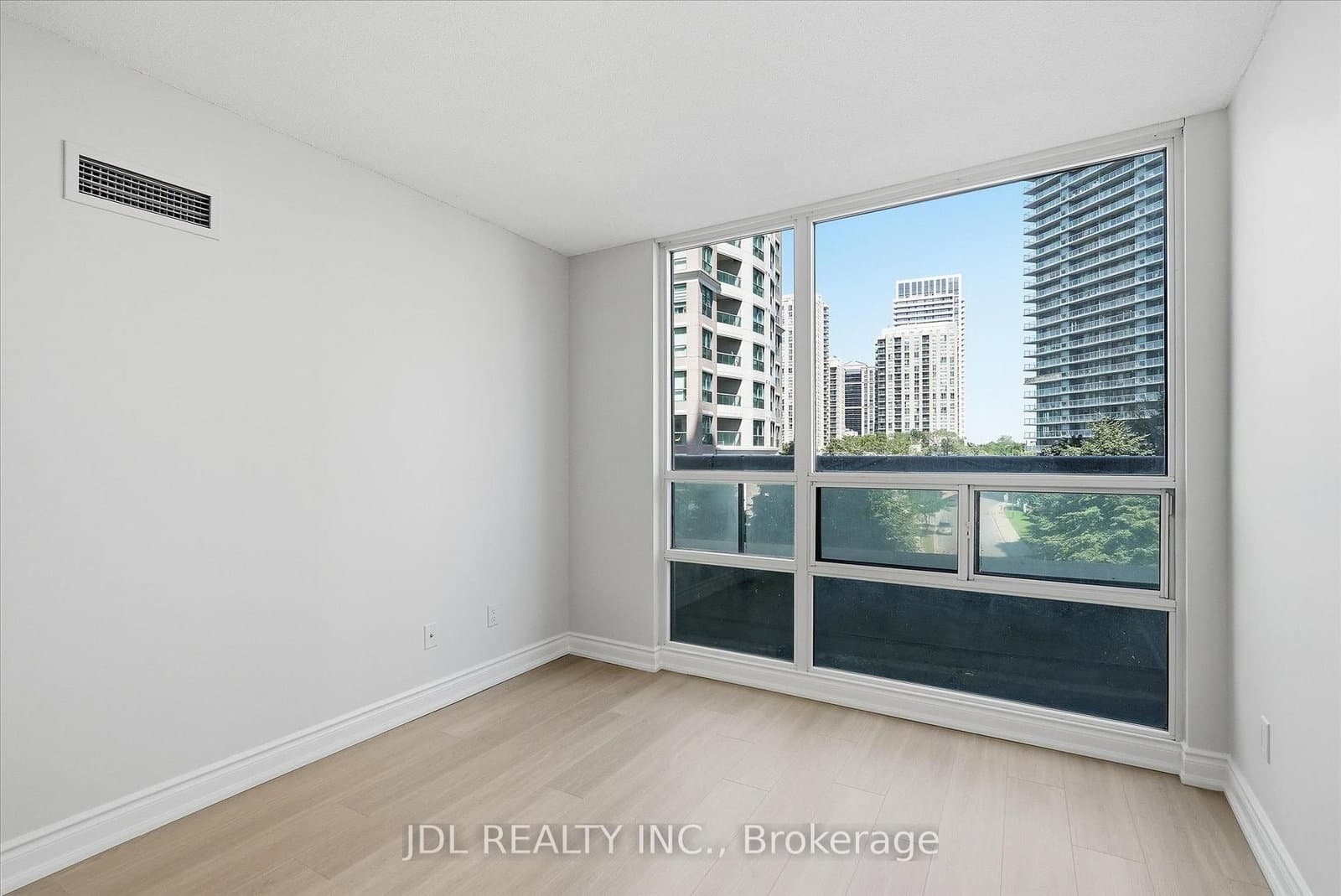 503 Beecroft Road, Unit 516 thumbnail 13