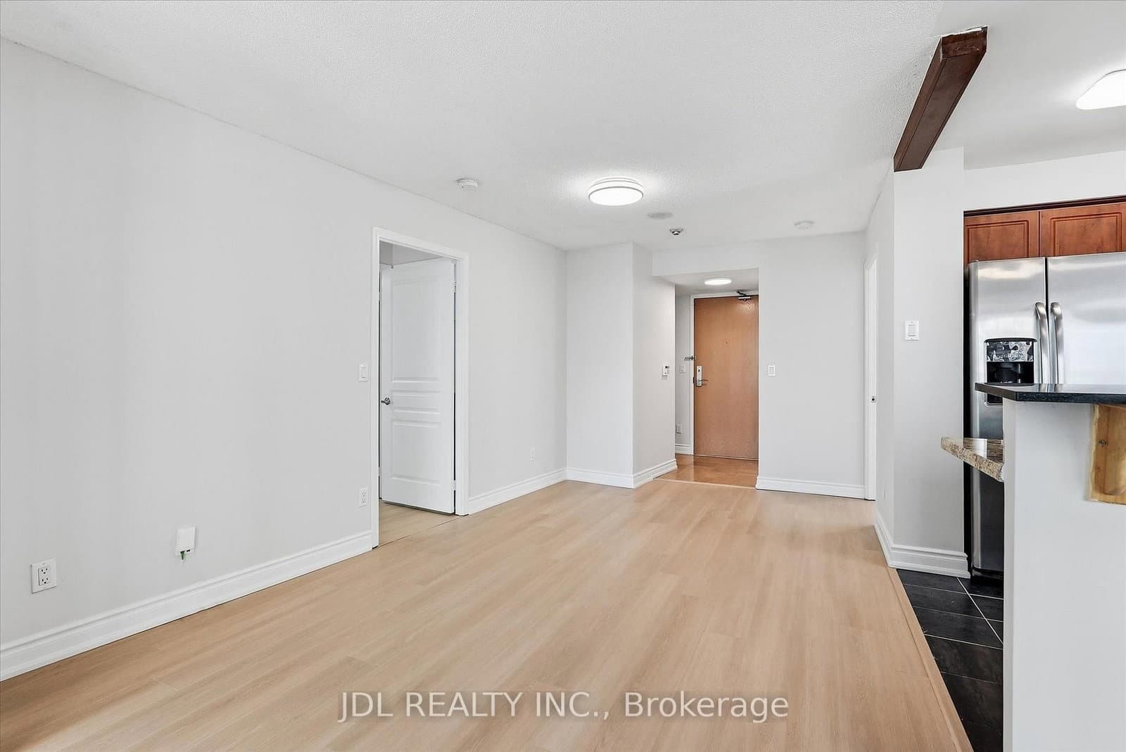 503 Beecroft Road, Unit 516 thumbnail 8