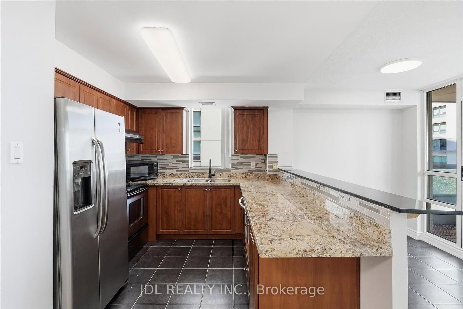 503 Beecroft Road, Unit 516 thumbnail 9