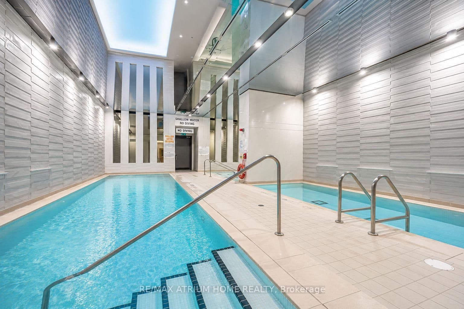 17 Bathurst Street, Unit 909 thumbnail 13