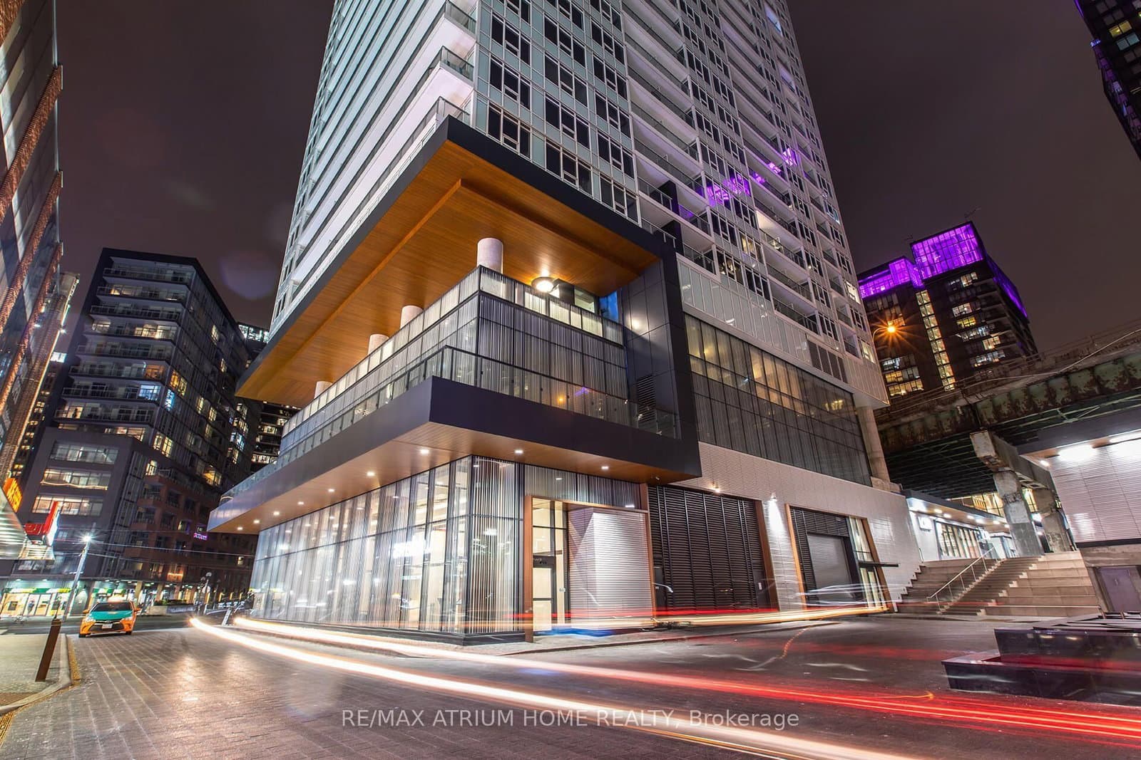17 Bathurst Street, Unit 909 thumbnail 2