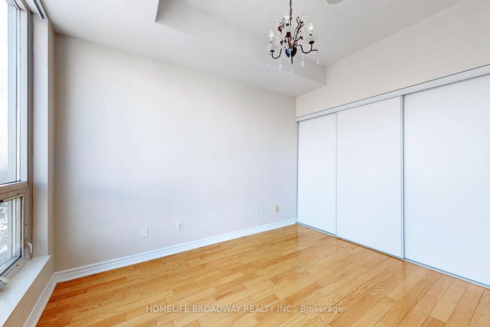 18 Holmes Avenue, Unit 2215 thumbnail 18
