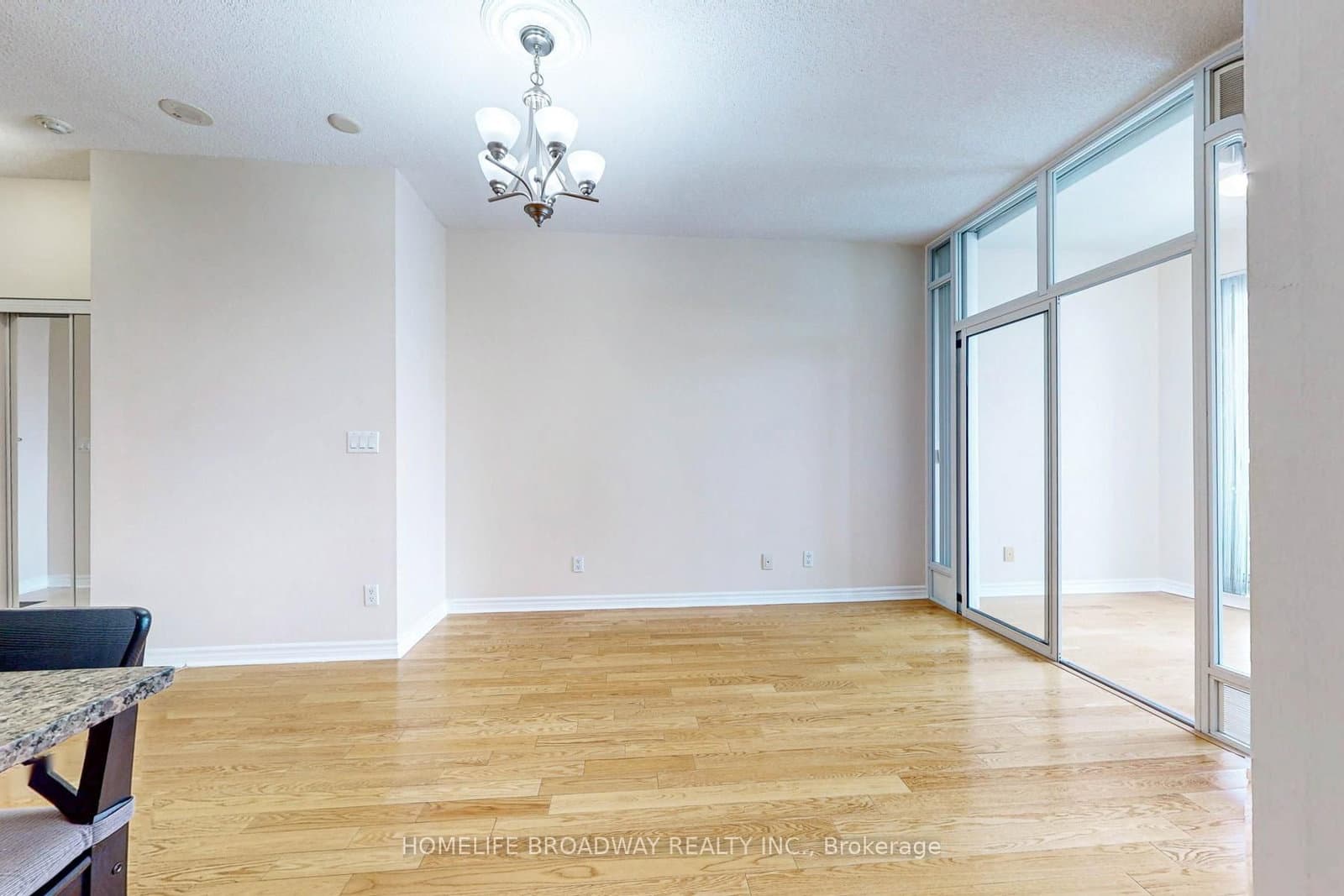 18 Holmes Avenue, Unit 2215 thumbnail 4