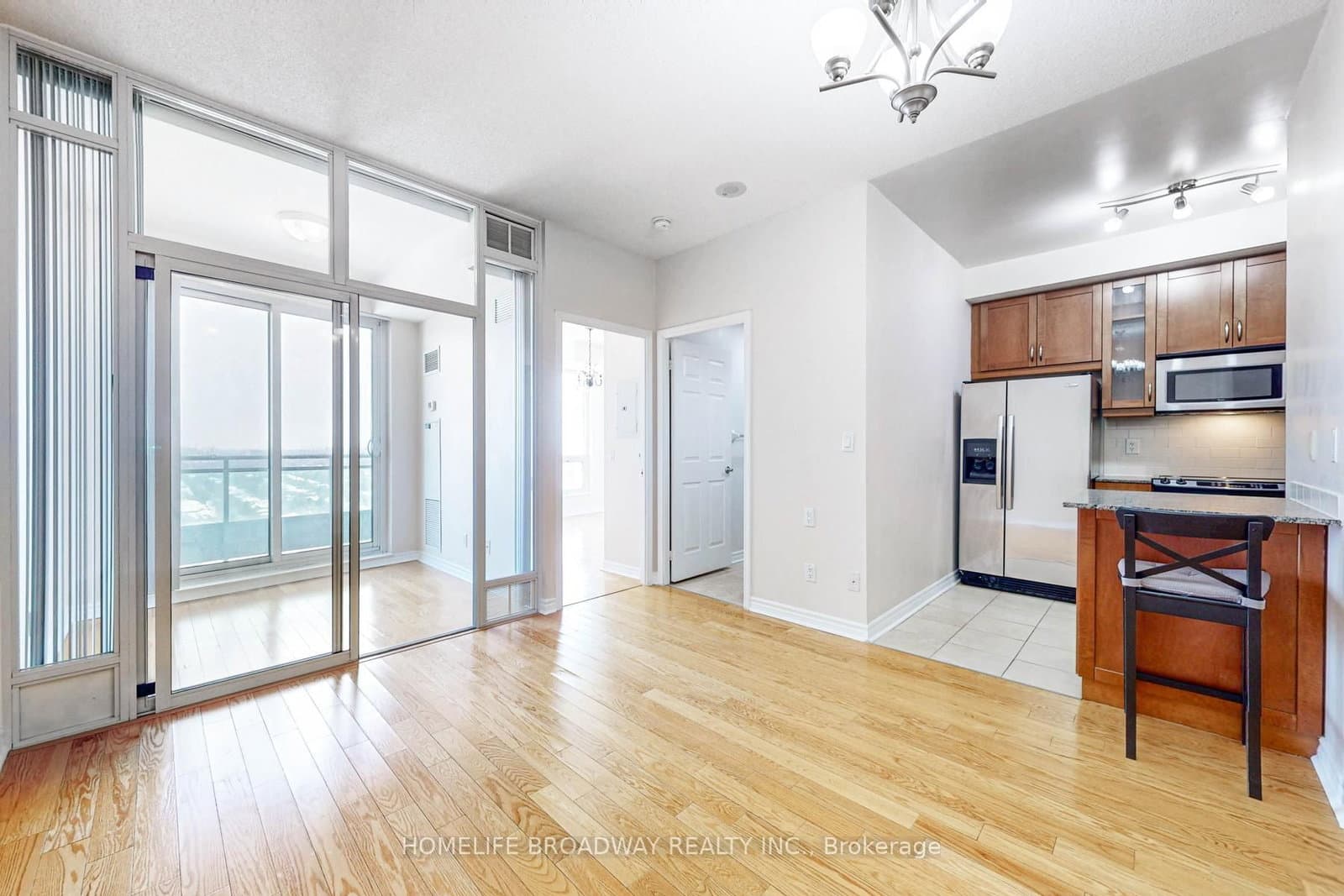 18 Holmes Avenue, Unit 2215 thumbnail 5