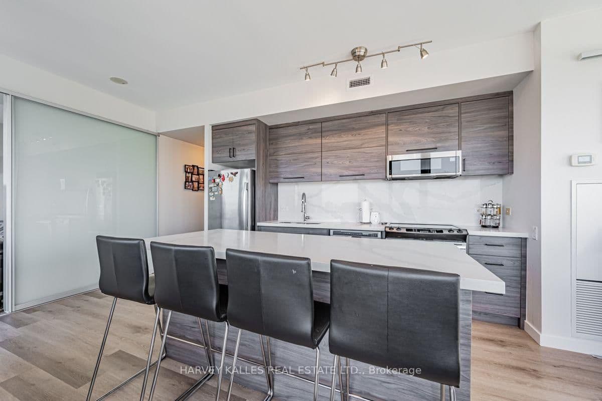 70 Distillery Lane, Unit 3602 thumbnail 6